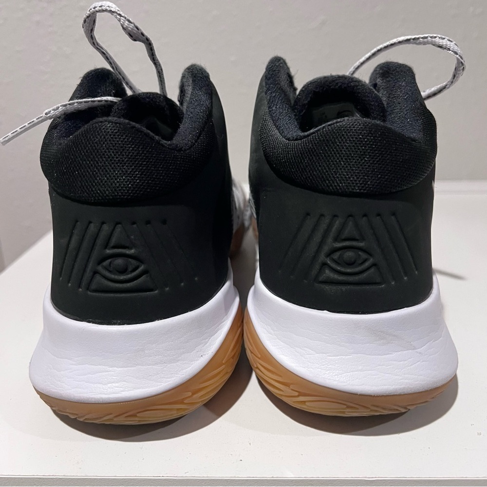 Nike Men’s Kyrie Flytrap 4 CT1972-006 Gray Basketball Shoes Sneakers Size 10.5 - Picture 5 of 9